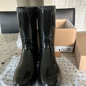 Ugg Raana Rain Boot kids Sz 6/women’s Sz 8 $40